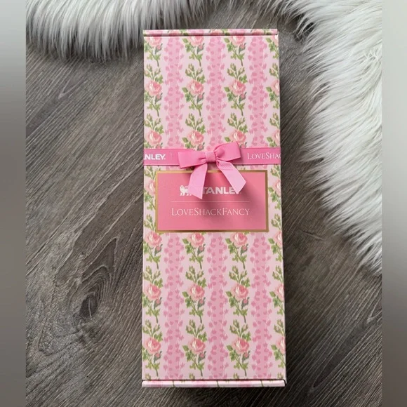 🎀 NIB Stanley X LoveShackFancy All Day Slim
Bottle | 12oz Blooming Heirloom - Picture 8 of 11